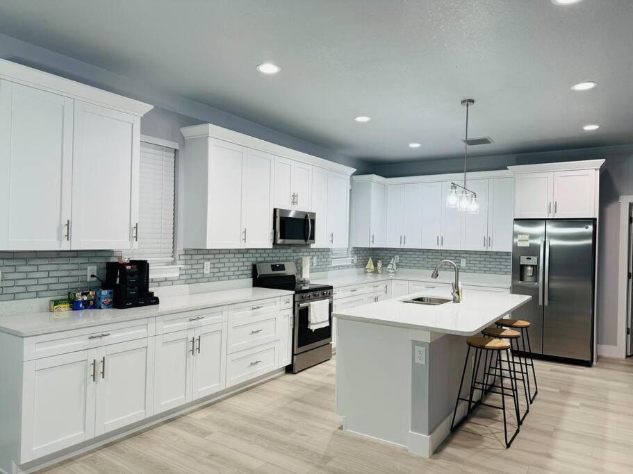 Vila Brand New Tampa Oasis With Private Jacuzzi Retreat Lutz Exteriér fotografie