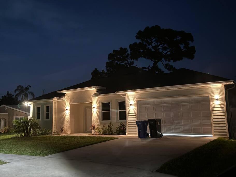 Vila Brand New Tampa Oasis With Private Jacuzzi Retreat Lutz Exteriér fotografie