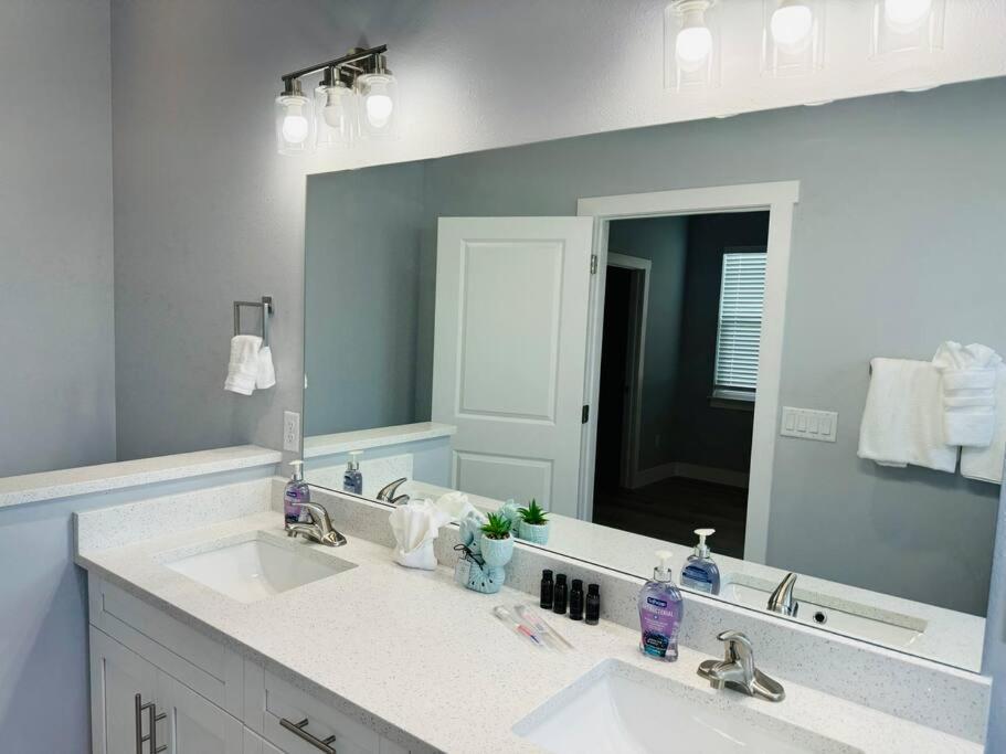 Vila Brand New Tampa Oasis With Private Jacuzzi Retreat Lutz Exteriér fotografie