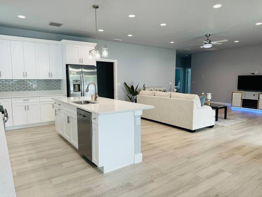 Vila Brand New Tampa Oasis With Private Jacuzzi Retreat Lutz Exteriér fotografie